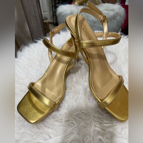 Chic Gold Strappy Heels - Picture 5 of 7